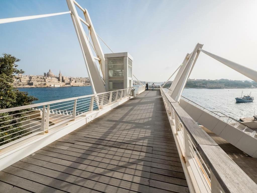 Tigne * Sliema